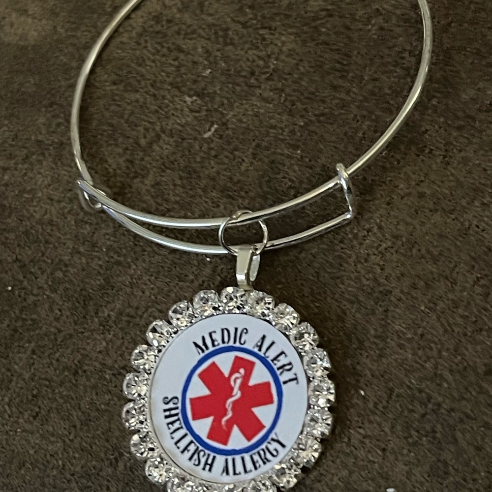 Shellfish allergy alert bracelet